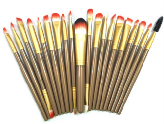 Cosmetic brush - Reiland Beauty Products, LLC